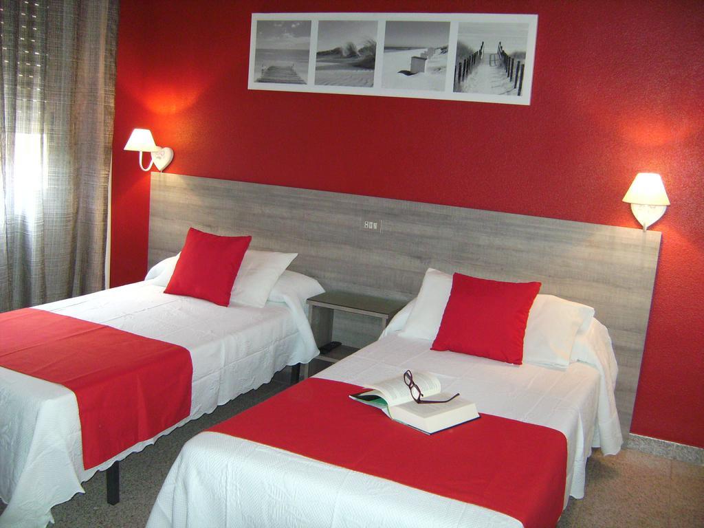 Pension Miami Almazora Room photo