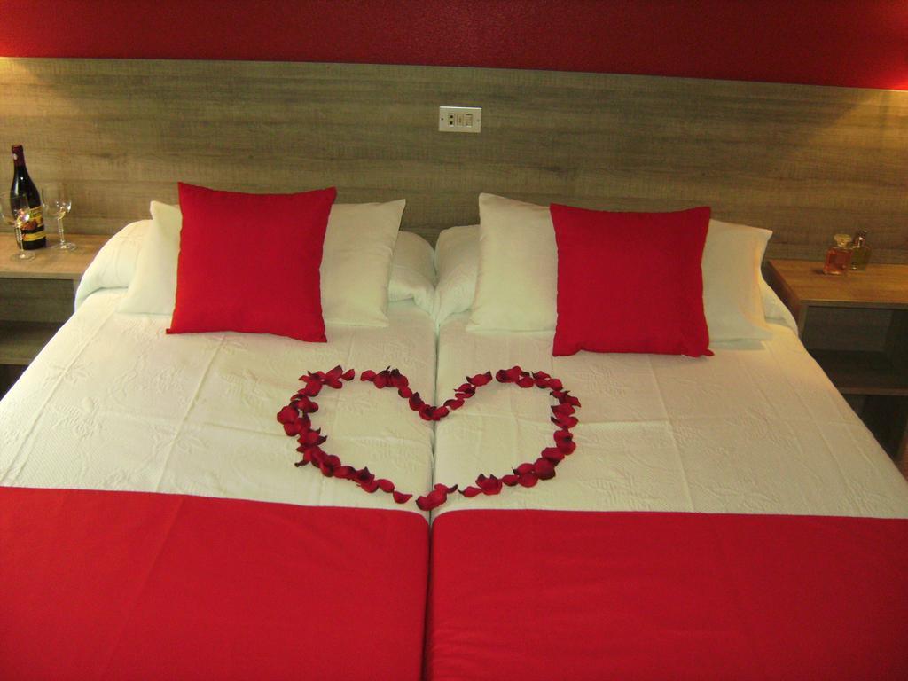 Pension Miami Almazora Room photo